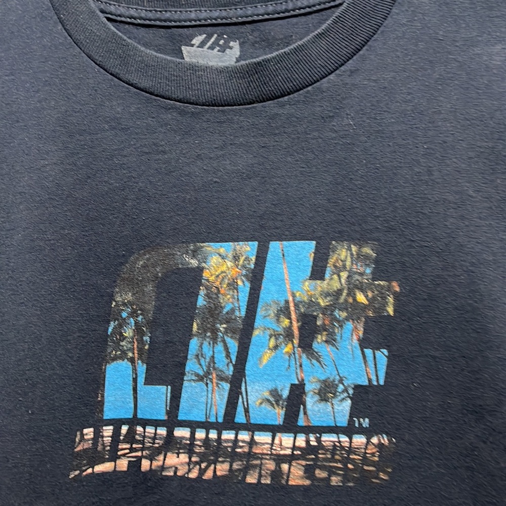 Alphanumeric tee Size Medium - Picture 2 of 5